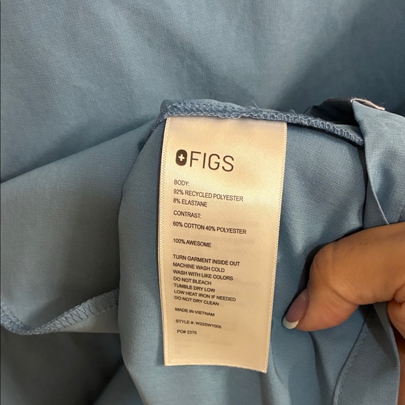 Figs Oran Cool Blue V-Neck Scrub Top in Sz XXS - Picture 7 of 8